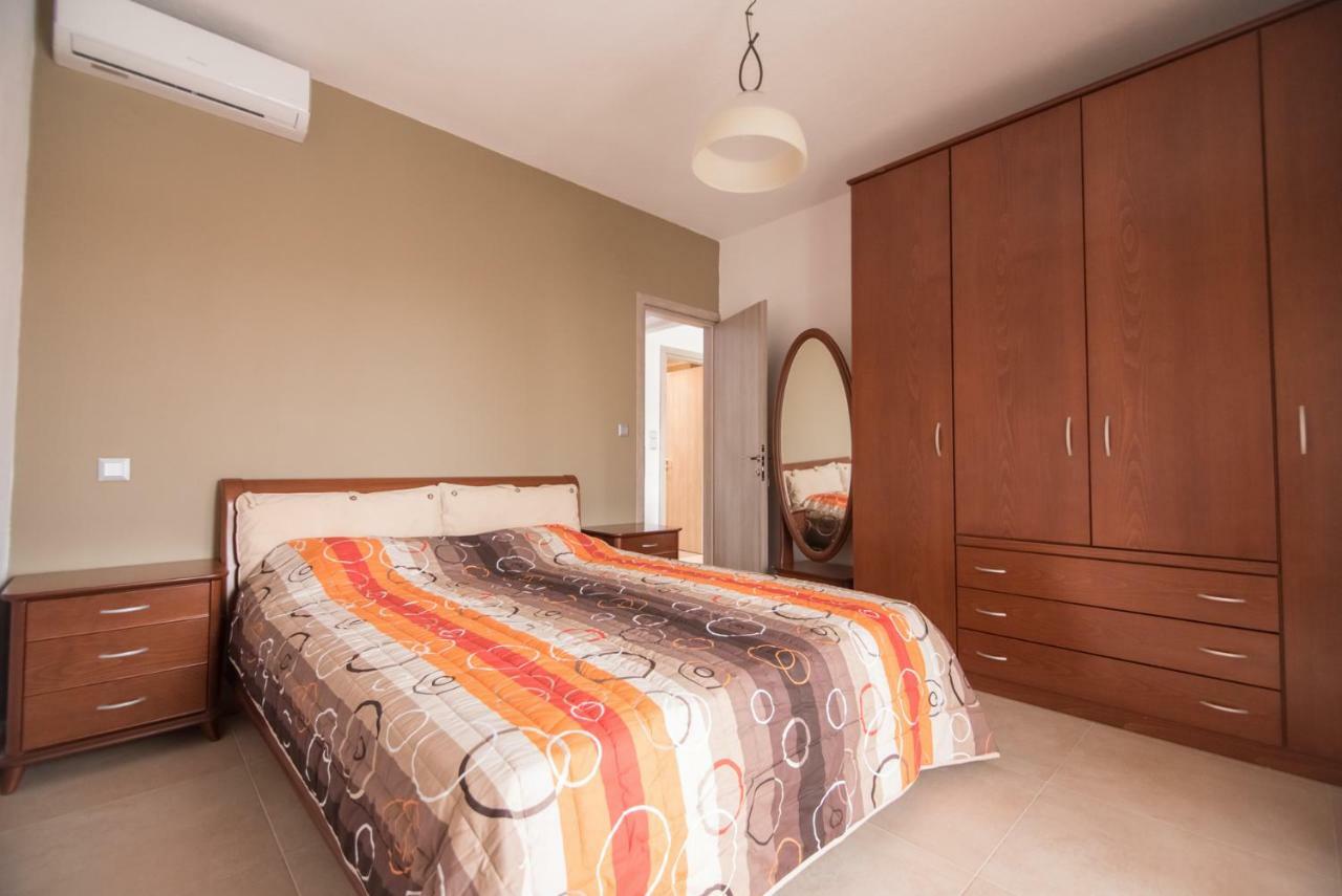 Vicky Apartment Paralia Dionisiou